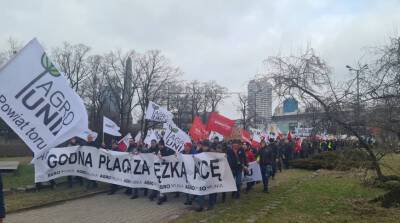 В Варшаве проходит масштабная акция протеста аграриев