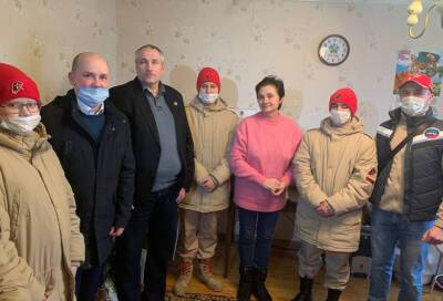 Команда Заботы поздравила ветеранов в Ленобласти