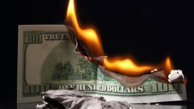 Финансист Сосновский рассказал, когда завершится «золотой век» доллара