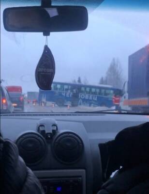 ДТП с пассажирским автобусом на трассе Вологда - Новая Ладога обсмеяли в сети
