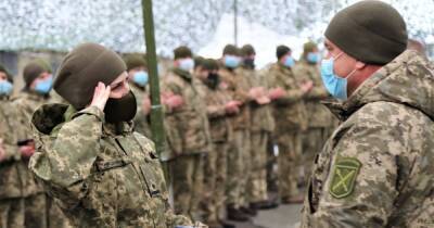 Ввод режима ЧП: военнообязанным и призывникам запретят выезжать из Украины