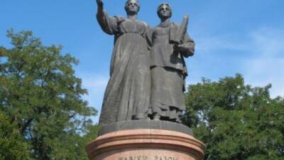 В Киевской области снесут памятник «Навеки вместе с Россией»