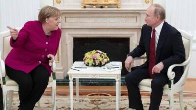 Меркель должна стать посредником: что немцы думают о российско-украинском кризисе