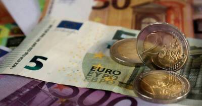 Курс евро поднялся до 92 рублей впервые с апреля