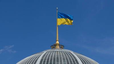 Верховная рада утвердила указ Зеленского о введении режима ЧП на Украине с 24 февраля