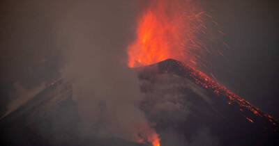 Власти Японии предупредили о возможности извержения вулкана Онтакэ