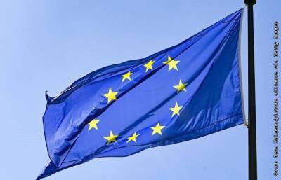 Евросоюз ввел санкции против ВЭБа, банка "Россия" и Промсвязьбанка