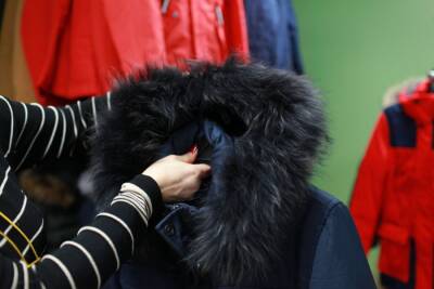 Любителя женских пуховиков задержали за серию краж в Южно-Сахалинске