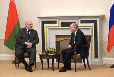 Путин переговорил с Лукашенко по поводу военной операции