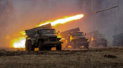 Россия напала на Украину: украинские города под обстрелом, опубликовано видео ударов