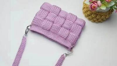 Шикарная вязаная сумочка с плетением