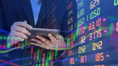 Московская биржа сообщила о приостановке торгов на всех рынках