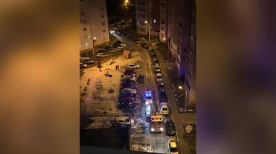 В Воронеже у многоэтажки вспыхнул автомобиль