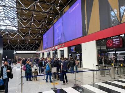 Более 200 рейсов задержаны и отменены в аэропортах Москвы