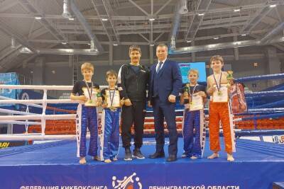 Плюсские кикбоксёры стали первыми на соревнованиях в Ленинградской области