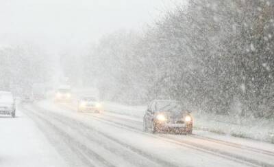 Тюменских водителей предупреждают о плохой видимости и скользких дорогах из-за снегопада