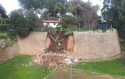 В столице обрушилась часть венецианской стены