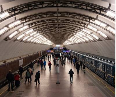 В Петербургском метро усилили меры безопасности