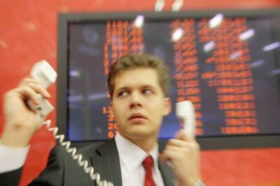 Центробанк России предписал брокерам приостановить короткие продажи на биржевом и внебиржевом рынке
