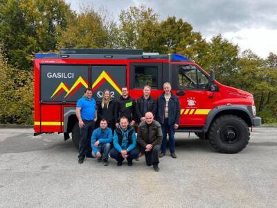 Внедорожники Горьковского автозавода помогут бороться с пожарами в Словении