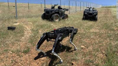 Роботов-собак готовят к патрулированию американо-мексиканской границы