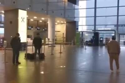 Аэропорт Ростова опустел после приостановки авиасообщения