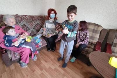 Бабушка с четырьмя внуками приехала в Рязань из Донбасса