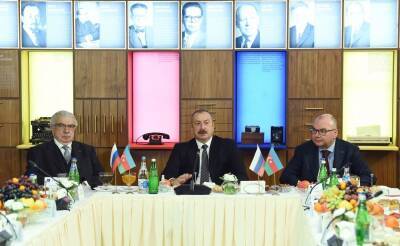 Президент Ильхам Алиев: С Россией мы очень тесно работаем, и с Украиной у нас отношения развиваются