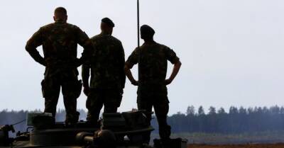 Латвия и Литва выводят военных инструкторов из Украины