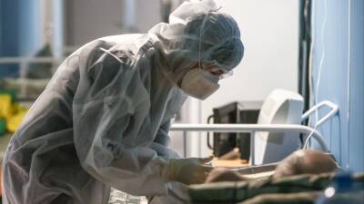 Атака по внутренним органам: вирусолог сообщил о необратимом последствии COVID