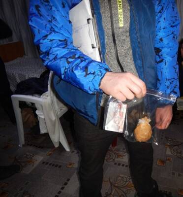 В Астрахани полицейские задержали местного жителя в момент сбыта наркотиков