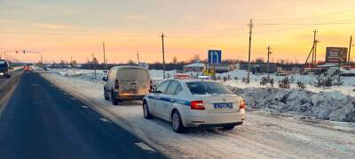 Жители Санкт-Петербурга создали опасные ситуации на трассе в Карелии