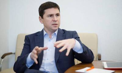 Подоляк заявил о возможности русского десанта в правительственный квартал Киева