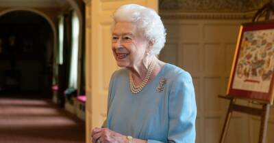 Королева жива! Елизавета II второй раз за неделю отменила онлайн-встречи