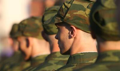 «Комитет солдатских матерей» сообщил о принуждении срочников к подписанию контракта на участие в войне с Украиной