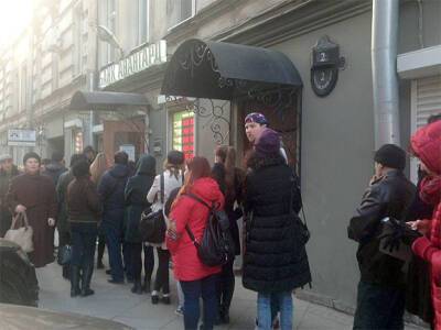 Жители Петербурга жалуются на нехватку валюты в банкоматах