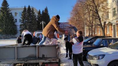 Из Кургана в Ростовскую область отправила около 20 тон гуманитарной помощи для беженцев