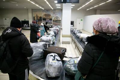 В аэропортах Москвы десятки рейсов отменены или задержаны