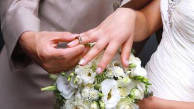Не можешь — не женись: почему не все мужчины могут позволить себе жену