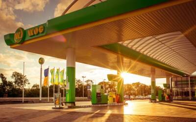 Не более 20 литров: сети заправочных станций OKKO и WOG ограничили продажу бензина