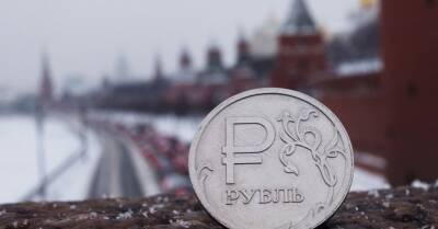 Россияне массово снимают деньги со счетов. В банкоматах кончаются доллары и евро