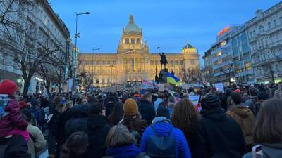 В разных концах мира проходят акции в поддержку Украины