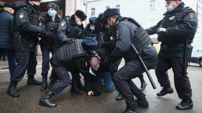 Полиция задержала 600 человек на незаконной акции в центре Москвы