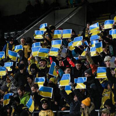 Украинские флаги и баннера. Фанаты Буде-Глимт и загребского Динамо поддержали Украину