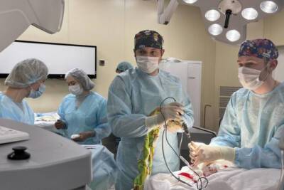 Архангельские хирурги провели уникальную операцию по спасению младенца