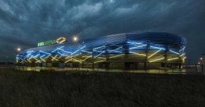 ФК "Аугсбург" зажег цвета украинского флага на своем стадионе WWK Arena