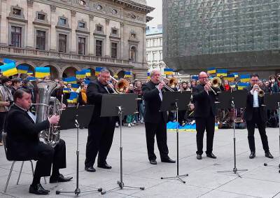 Оркестр Национального театра в Праге исполнил гимн Украины: видео