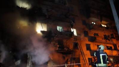 ГСЧС Украины публикует фото пожара в жилом доме в Киеве