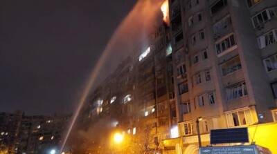 Атака на Киев: на Позняках горит многоэтажка