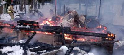 Дачный дом сгорел в районе Карелии (ФОТО)